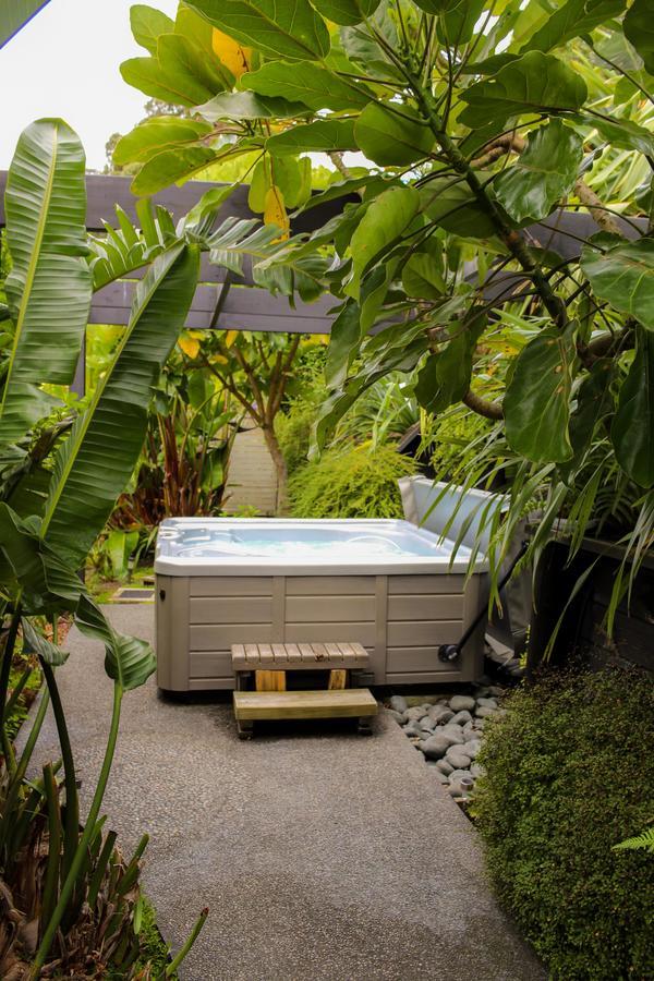 Amazing Kiwi Lodge Whangamata Bagian luar foto